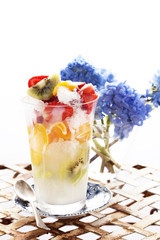 Shaved ice and fruits