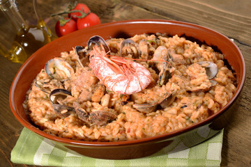 PAN POTTERY WITH RICE AND FISH