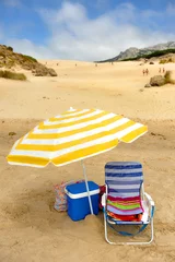 Papier Peint photo autocollant Plage de Bolonia, Tarifa, Espagne Umbrella on the dunes of Bolonia beach, Tarifa, Spain