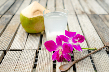 Obraz na płótnie Canvas coconut Juice
