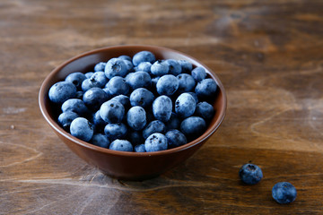 Fresh blueberries in a bowl