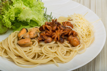 Pasta with octopus and mussels