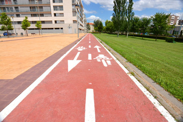 carril bici en la ciudad de logroño