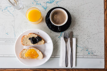 Fr&uuml;hst&uuml;ck mit See Karte