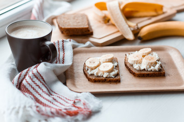 sandwich with banana