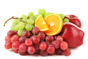 Naklejka na ściany i meble Grape, apples and orange isolated on white background
