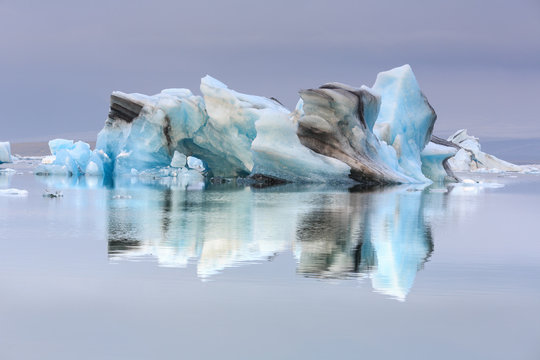 Reflet d'iceberg en Islande