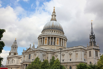 Fototapeta na wymiar The St Paul Cathedral in London, UK