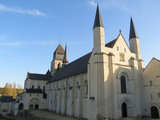 Fototapeta premium Maine-et-Loire -Fontevraud - Abbatiale - Vue Nord-Ouest
