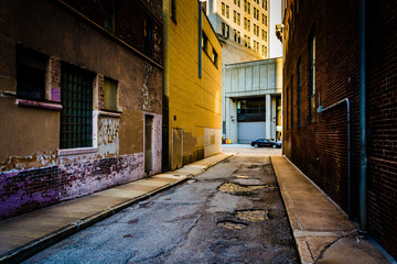 Fototapeta na wymiar Narrow alley in Baltimore, Maryland.