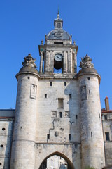 Fototapeta na wymiar Porte de la Grosse horloge à La Rochelle