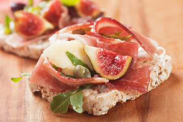 Prosciutto sandwich
