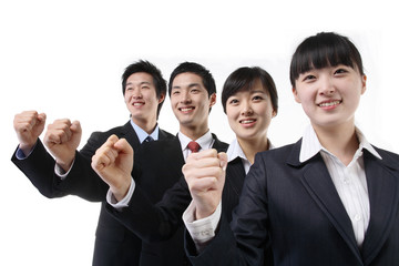 스튜디오 안의 일하고 있는 비즈니스맨과 비즈니스 우먼