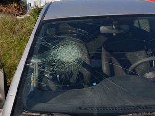 broken car glass, insurance market, violence, damage