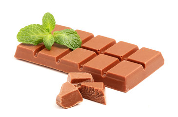 Milk chocolate bar with mint.