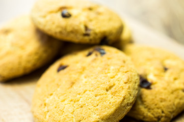 Shortbread cookies with raisins