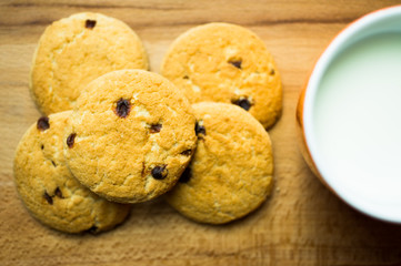 Shortbread cookies with raisins