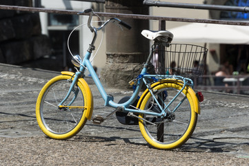 Fototapeta na wymiar Bicycle parcked in a street