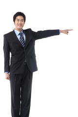 스튜디오 안에서 제스처 취하고 있는 비즈니스맨