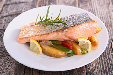 grilled salmon fillet