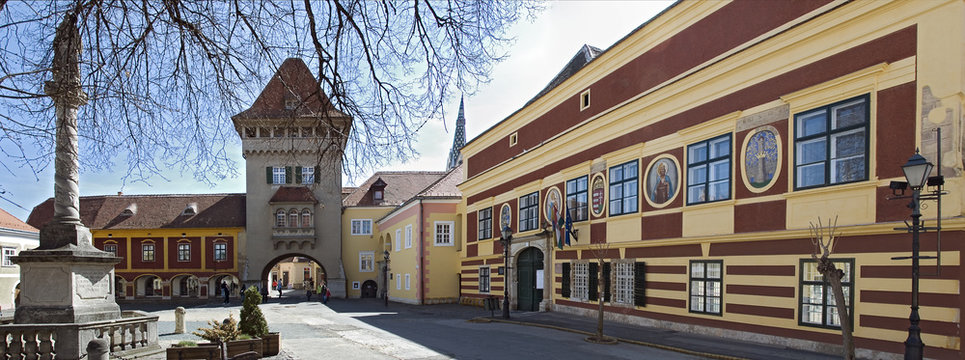 K&ouml;szeg