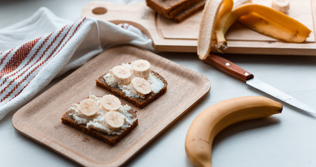 sandwich with banana