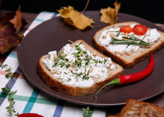 Sandwich with soft cheese