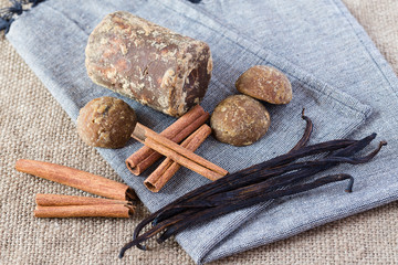 Set of palm sugar, cinnamon and vanilla