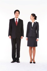 서서 제스처를 취하는 아시안 비즈니스 남성과 여성