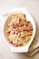 ravioli pancetta e funghi porcini