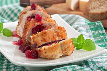 Chicken rolls with cranberries, cheese and honey