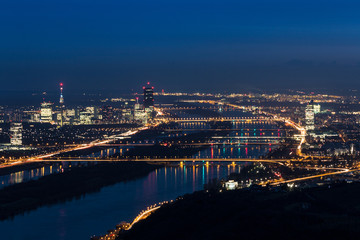 Fototapeta na wymiar Wien bei Nacht