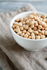 Turkish peas in a white bowl