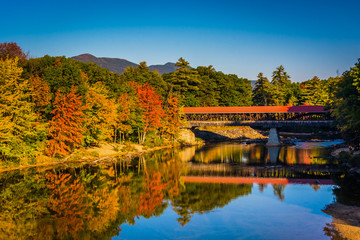 Fototapeta na wymiar The Saco River Covered Bridge in Conway, New Hampshire.