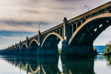 Fototapeta na wymiar The Veterans Memorial Bridge reflecting in the Susquehanna River