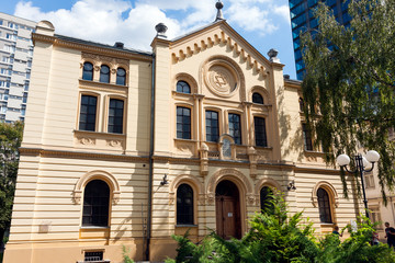 Fototapeta na wymiar Synagogue in Warsaw, Poland. Nozyk Synagogue