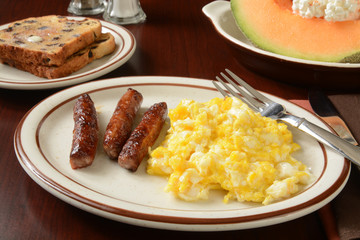 Suasage and eggs