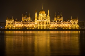 Fototapeta na wymiar Hungarian Parlament Building at night
