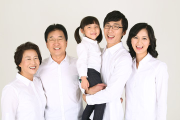 스튜디오 안 3대 가족