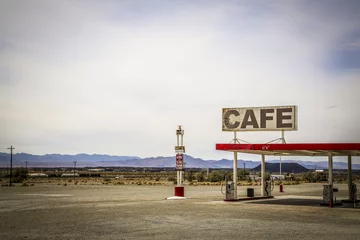 Foto op Plexiglas USA Route 66 / Tankstation &amp  Cafe in de woestijn © seventysix