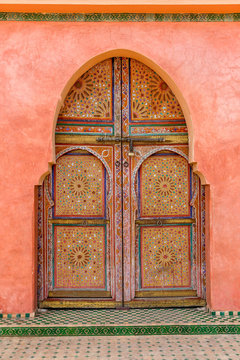 porte en bois peinte , marrakech