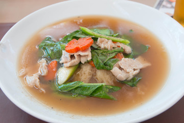 Fried noodle in gravy