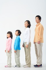 남자아이와 여자아이 함께 있는 부부