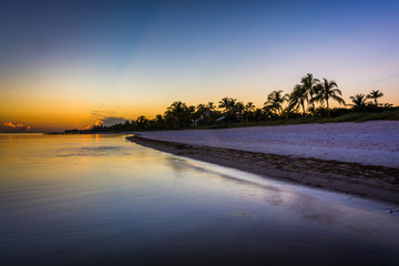 Obraz premium Sunset at Smathers Beach, Key West, Florida.