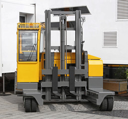 Side loader forklift