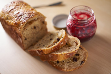 Serving for breakfast or tea time with sliced bread