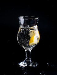 lemon in water