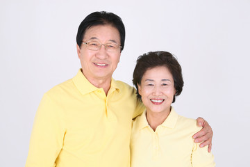 Obraz premium 즐거운 노부부의 일상생활