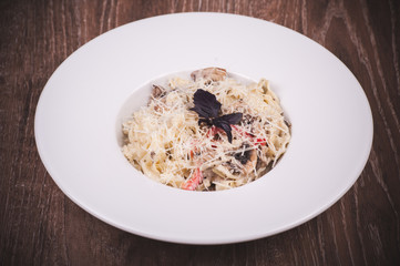 pasta with creamy mushroom sauce