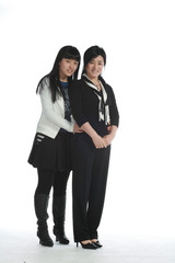 스튜디오 안 세자매